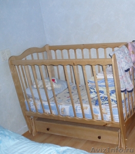 Детская кроватка в отличнейшем состоянии почти новая. приемлемая цена  - Изображение #1, Объявление #107439