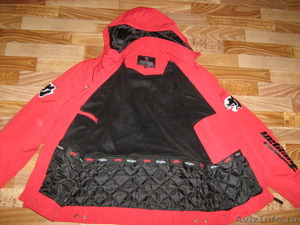 продам мужскую осеннюю куртку красного цвета р.50 из водоотталкивающего материал - Изображение #2, Объявление #455539